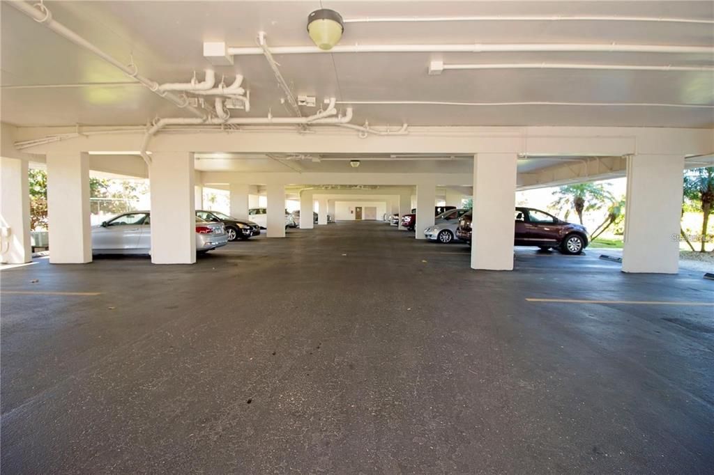 For Sale: $300,000 (2 beds, 2 baths, 1218 Square Feet)