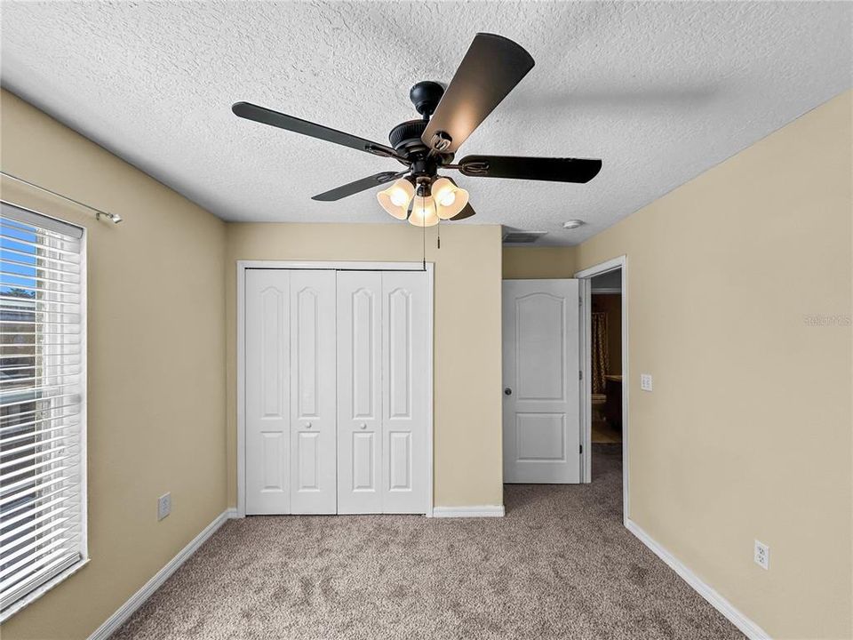 For Rent: $1,750 (3 beds, 2 baths, 1302 Square Feet)