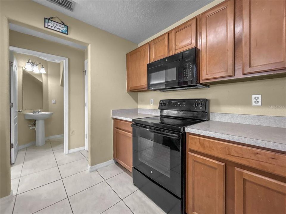 For Rent: $1,750 (3 beds, 2 baths, 1302 Square Feet)