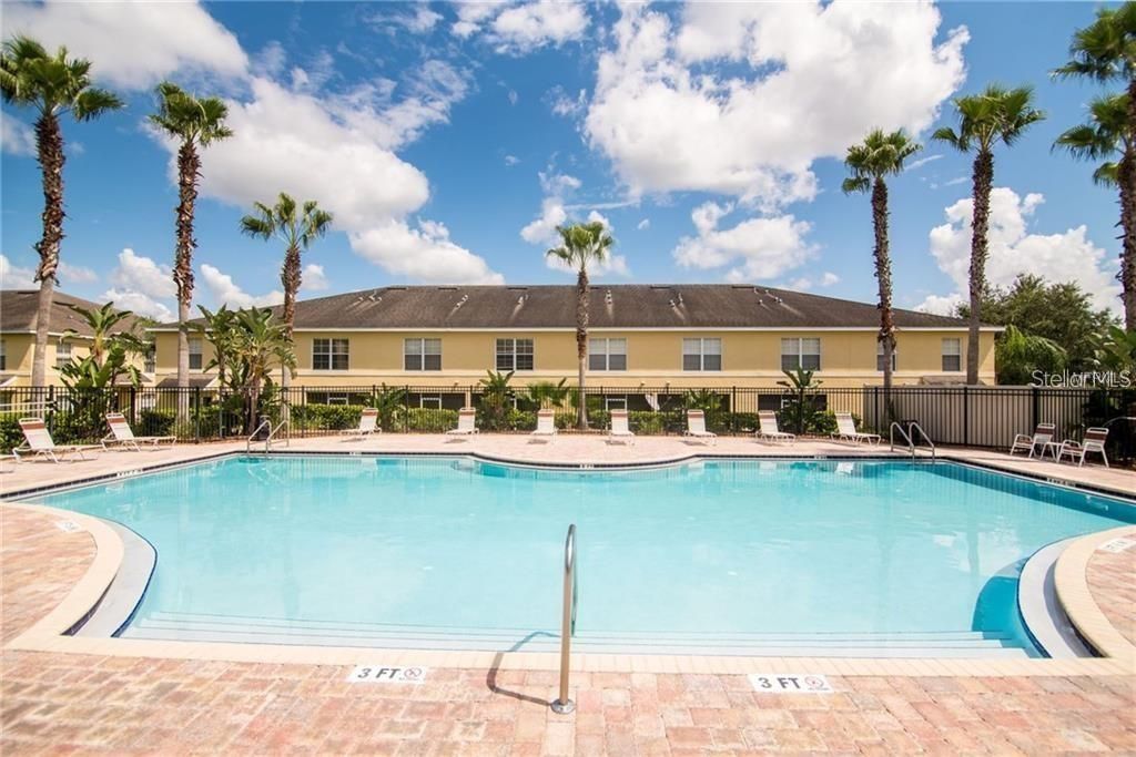 For Rent: $1,750 (3 beds, 2 baths, 1302 Square Feet)