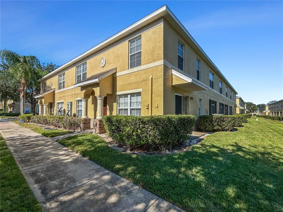 For Rent: $1,750 (3 beds, 2 baths, 1302 Square Feet)