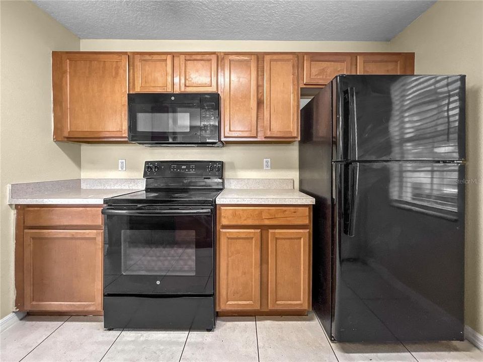 For Rent: $1,750 (3 beds, 2 baths, 1302 Square Feet)