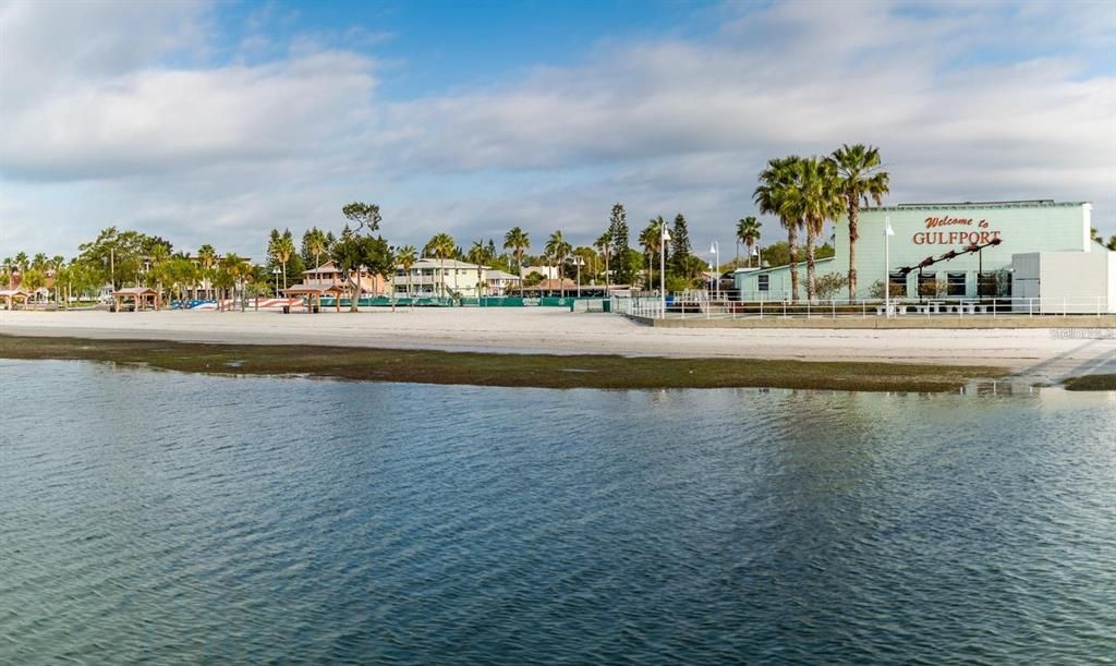 На продажу: $290,000 (4 спален, 2 ванн, 1248 Квадратных фут)