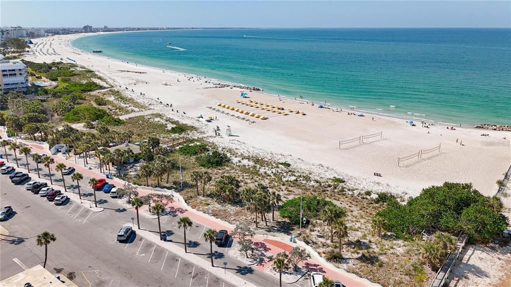 На продажу: $290,000 (4 спален, 2 ванн, 1248 Квадратных фут)