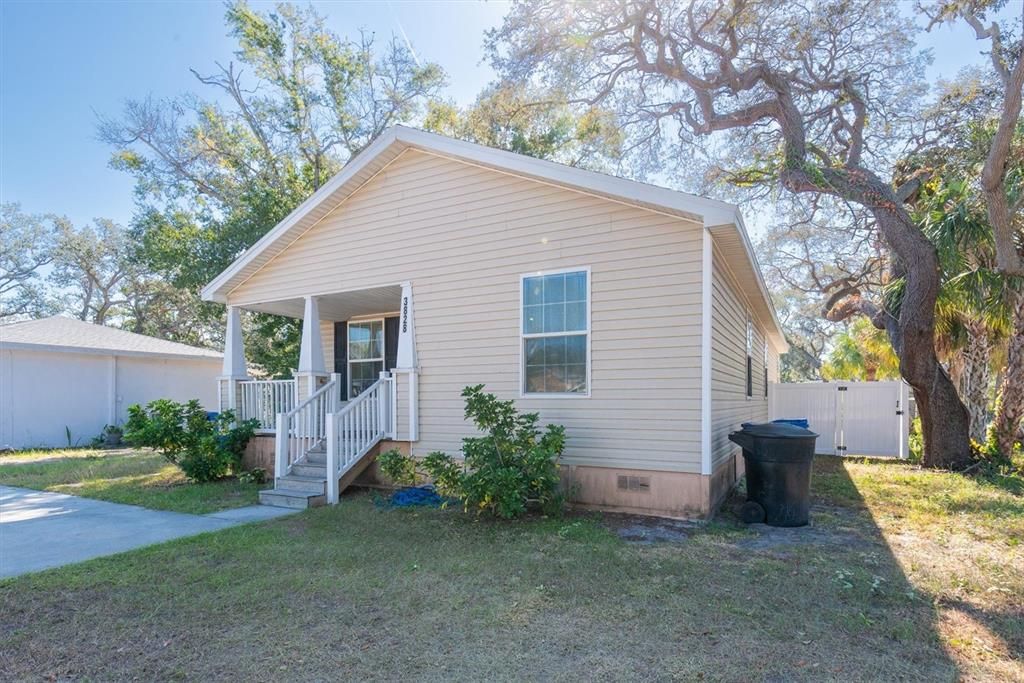 На продажу: $290,000 (4 спален, 2 ванн, 1248 Квадратных фут)