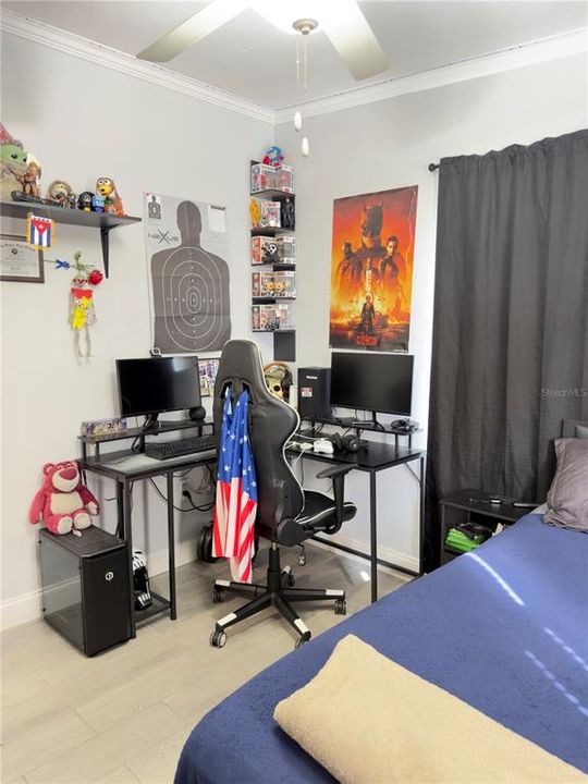 На продажу: $285,000 (4 спален, 2 ванн, 1112 Квадратных фут)