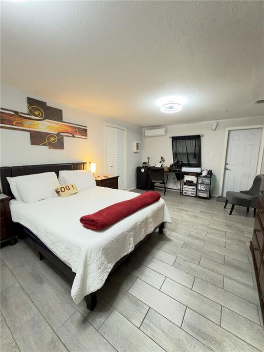 На продажу: $285,000 (4 спален, 2 ванн, 1112 Квадратных фут)