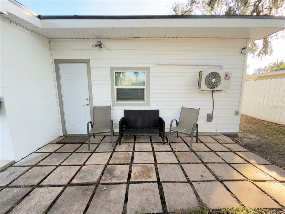 На продажу: $285,000 (4 спален, 2 ванн, 1112 Квадратных фут)