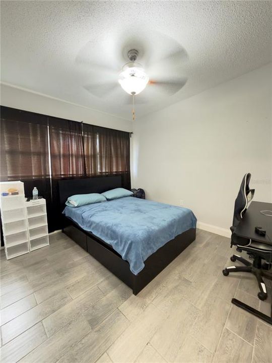 На продажу: $285,000 (4 спален, 2 ванн, 1112 Квадратных фут)