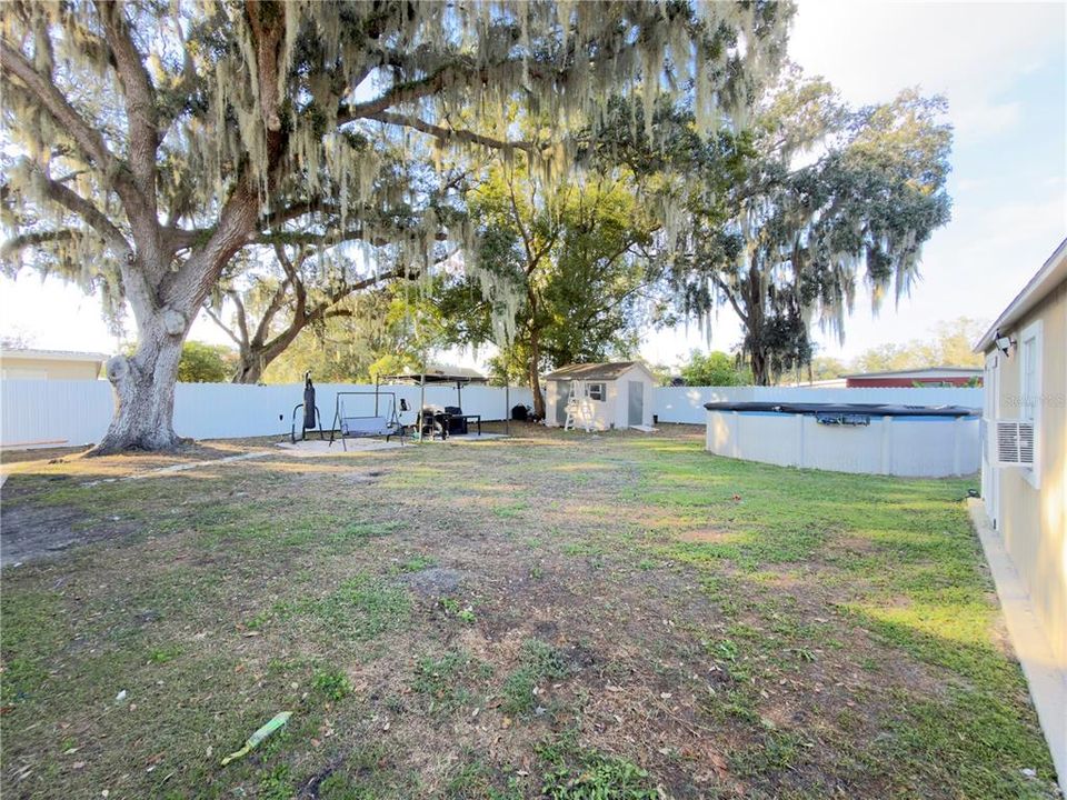 На продажу: $285,000 (4 спален, 2 ванн, 1112 Квадратных фут)