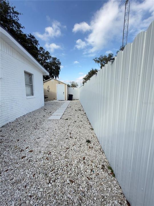 На продажу: $285,000 (4 спален, 2 ванн, 1112 Квадратных фут)