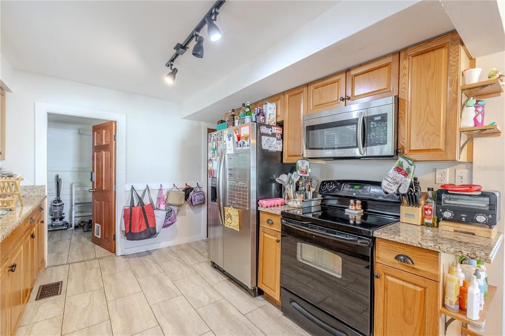 待售: $400,000 (3 贝兹, 2 浴室, 1756 平方英尺)