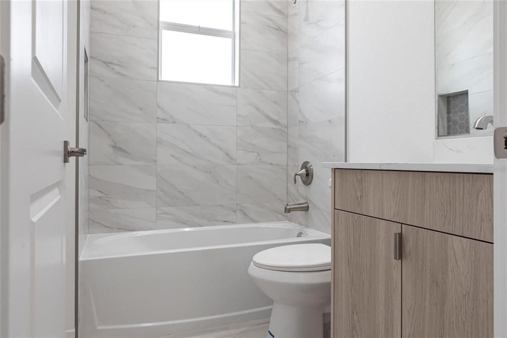 For Rent: $2,250 (3 beds, 2 baths, 1502 Square Feet)