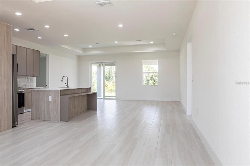 For Rent: $2,250 (3 beds, 2 baths, 1502 Square Feet)