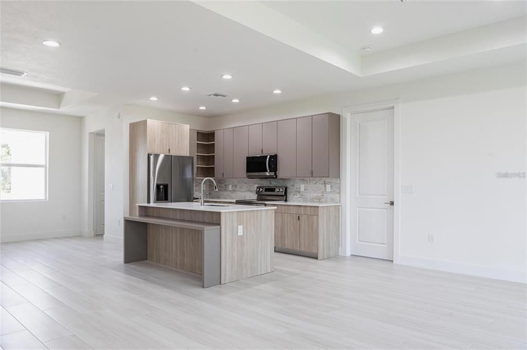 For Rent: $2,250 (3 beds, 2 baths, 1502 Square Feet)