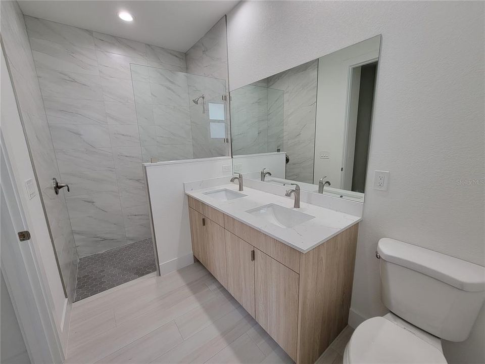 For Rent: $2,250 (3 beds, 2 baths, 1502 Square Feet)