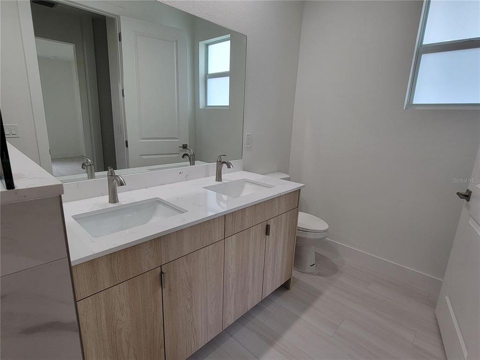 For Rent: $2,250 (3 beds, 2 baths, 1502 Square Feet)