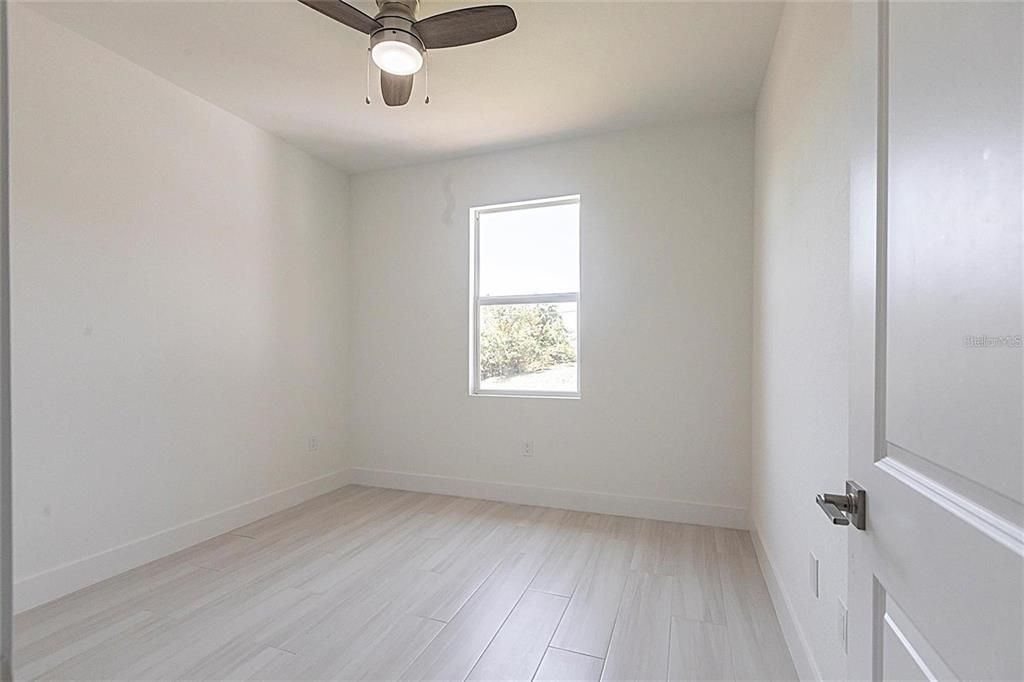 For Rent: $2,250 (3 beds, 2 baths, 1502 Square Feet)