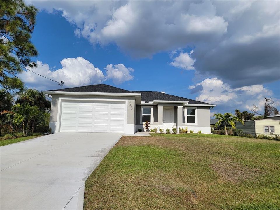 For Rent: $2,250 (3 beds, 2 baths, 1502 Square Feet)