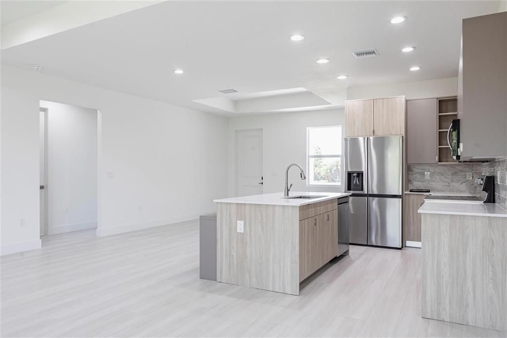 For Rent: $2,250 (3 beds, 2 baths, 1502 Square Feet)