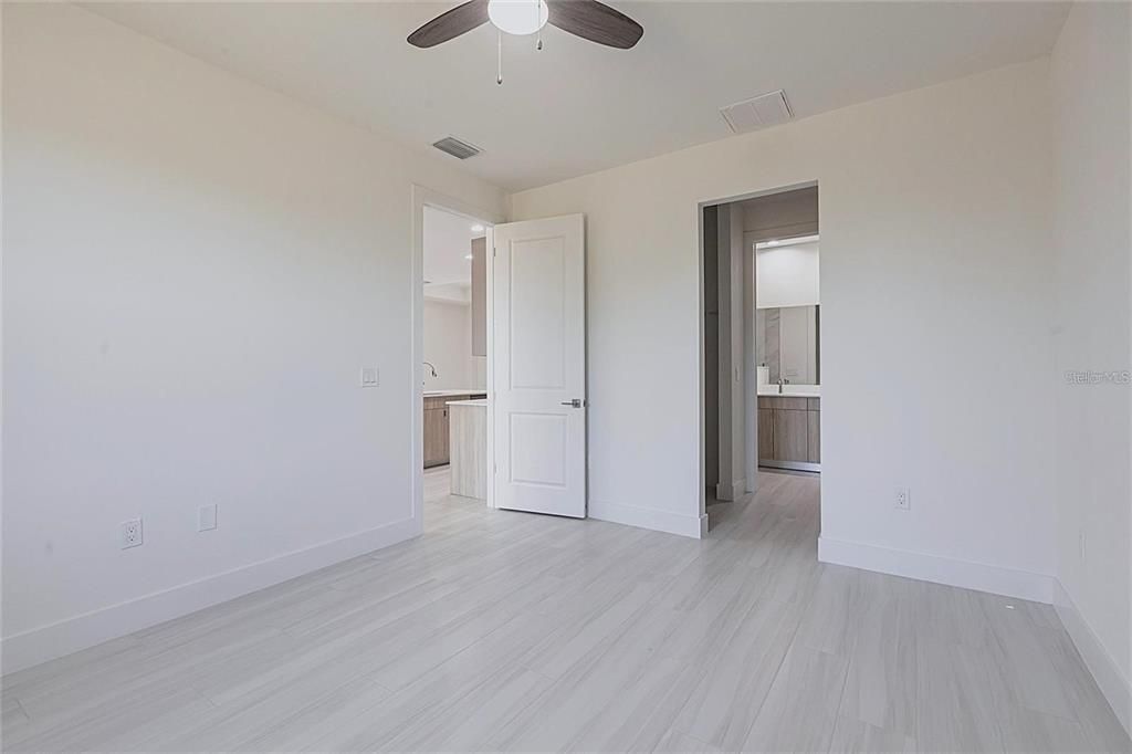 For Rent: $2,250 (3 beds, 2 baths, 1502 Square Feet)