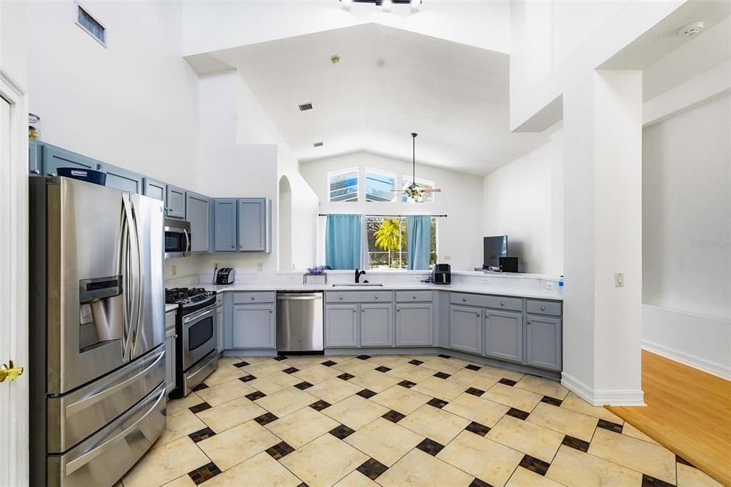 На продажу: $625,000 (5 спален, 3 ванн, 2662 Квадратных фут)