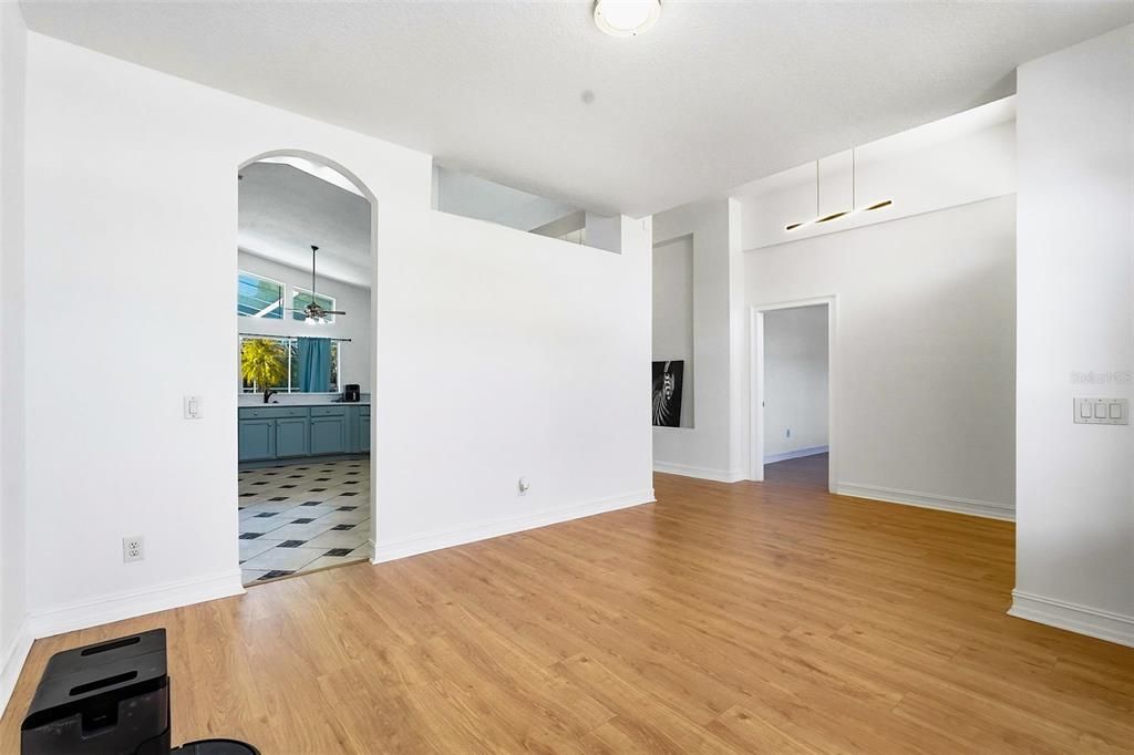 На продажу: $625,000 (5 спален, 3 ванн, 2662 Квадратных фут)