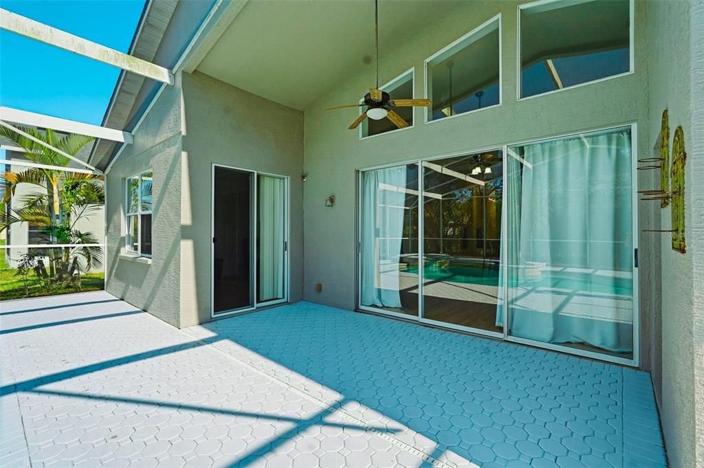 На продажу: $625,000 (5 спален, 3 ванн, 2662 Квадратных фут)