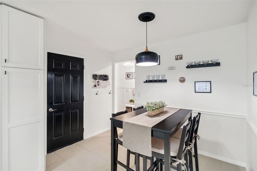 待售: $575,000 (3 贝兹, 2 浴室, 1820 平方英尺)