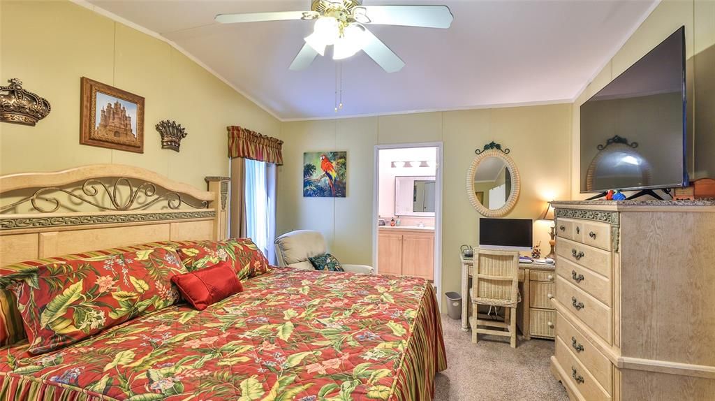 待售: $249,900 (2 贝兹, 2 浴室, 1269 平方英尺)