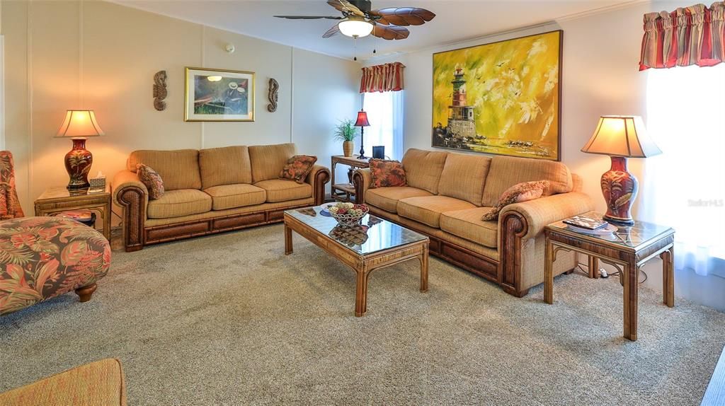 待售: $249,900 (2 贝兹, 2 浴室, 1269 平方英尺)