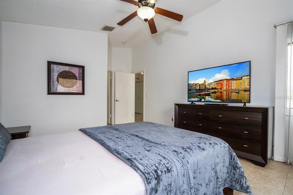 En Venta: $339,000 (3 camas, 2 baños, 1392 Pies cuadrados)