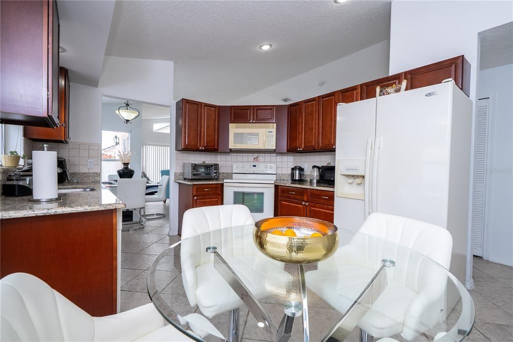 En Venta: $339,000 (3 camas, 2 baños, 1392 Pies cuadrados)