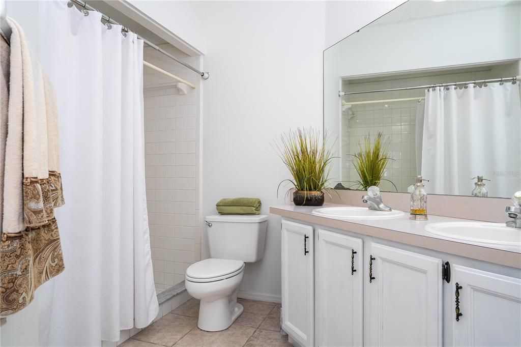 En Venta: $339,000 (3 camas, 2 baños, 1392 Pies cuadrados)