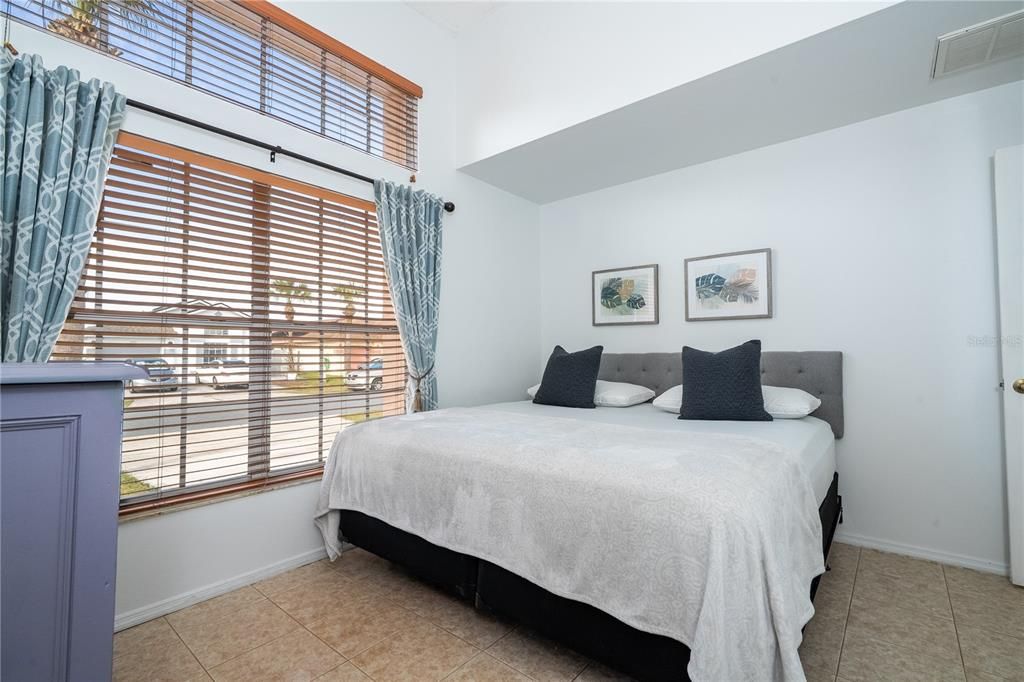 En Venta: $339,000 (3 camas, 2 baños, 1392 Pies cuadrados)