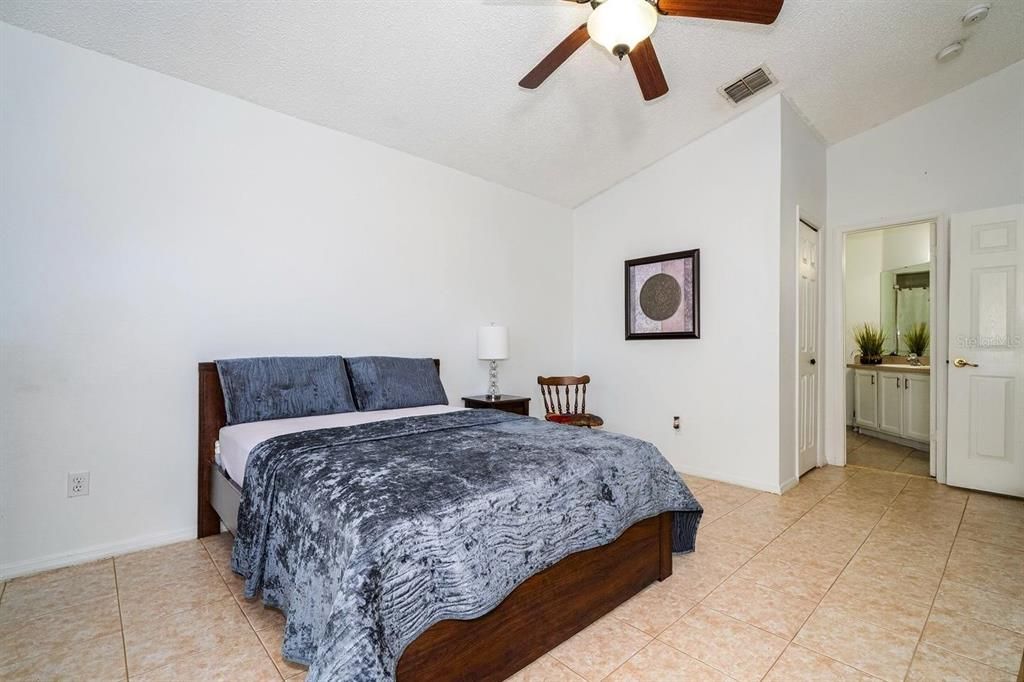 En Venta: $339,000 (3 camas, 2 baños, 1392 Pies cuadrados)