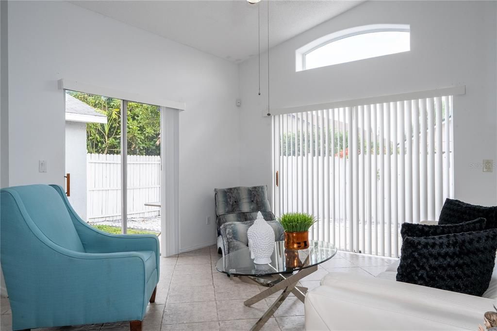 En Venta: $339,000 (3 camas, 2 baños, 1392 Pies cuadrados)