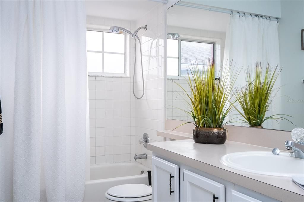 En Venta: $339,000 (3 camas, 2 baños, 1392 Pies cuadrados)