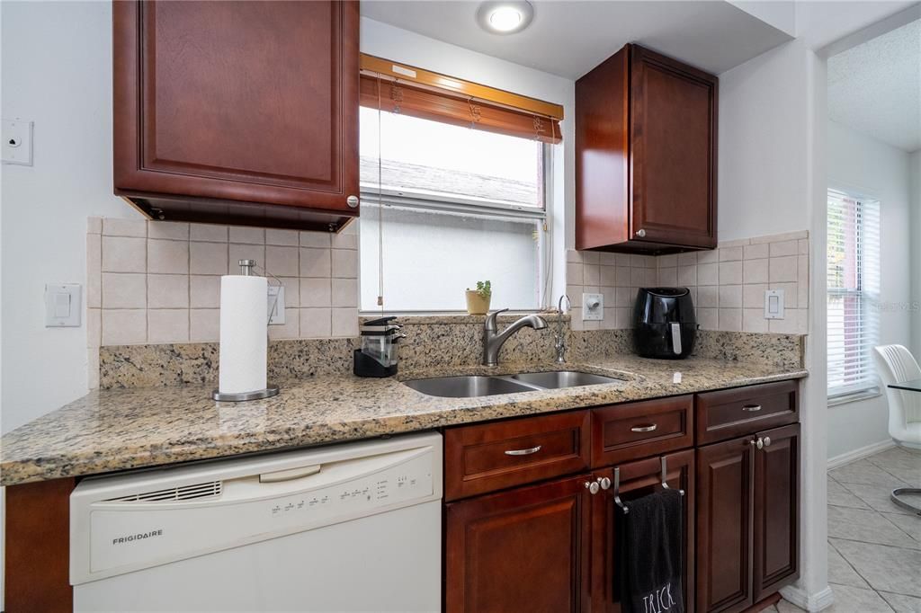 En Venta: $339,000 (3 camas, 2 baños, 1392 Pies cuadrados)