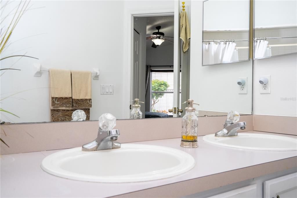 En Venta: $339,000 (3 camas, 2 baños, 1392 Pies cuadrados)