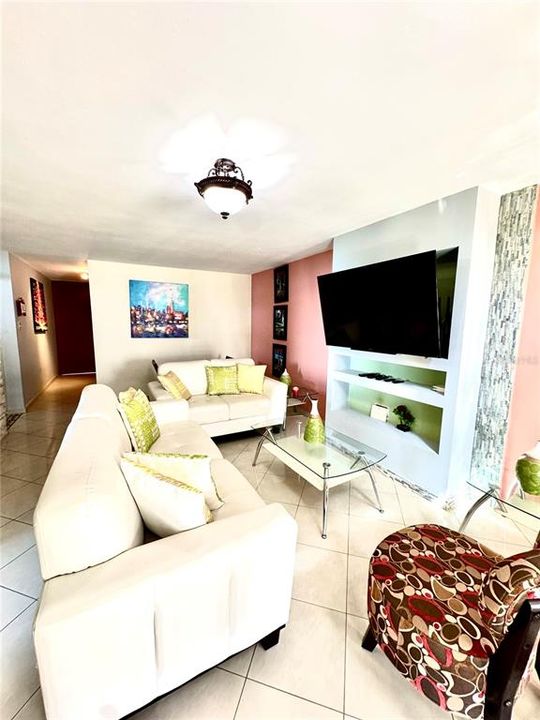 На продажу: $1,200,000 (6 спален, 4 ванн, 2085 Квадратных фут)