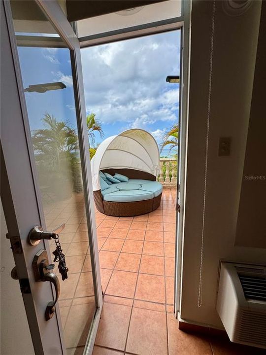 На продажу: $1,200,000 (6 спален, 4 ванн, 2085 Квадратных фут)