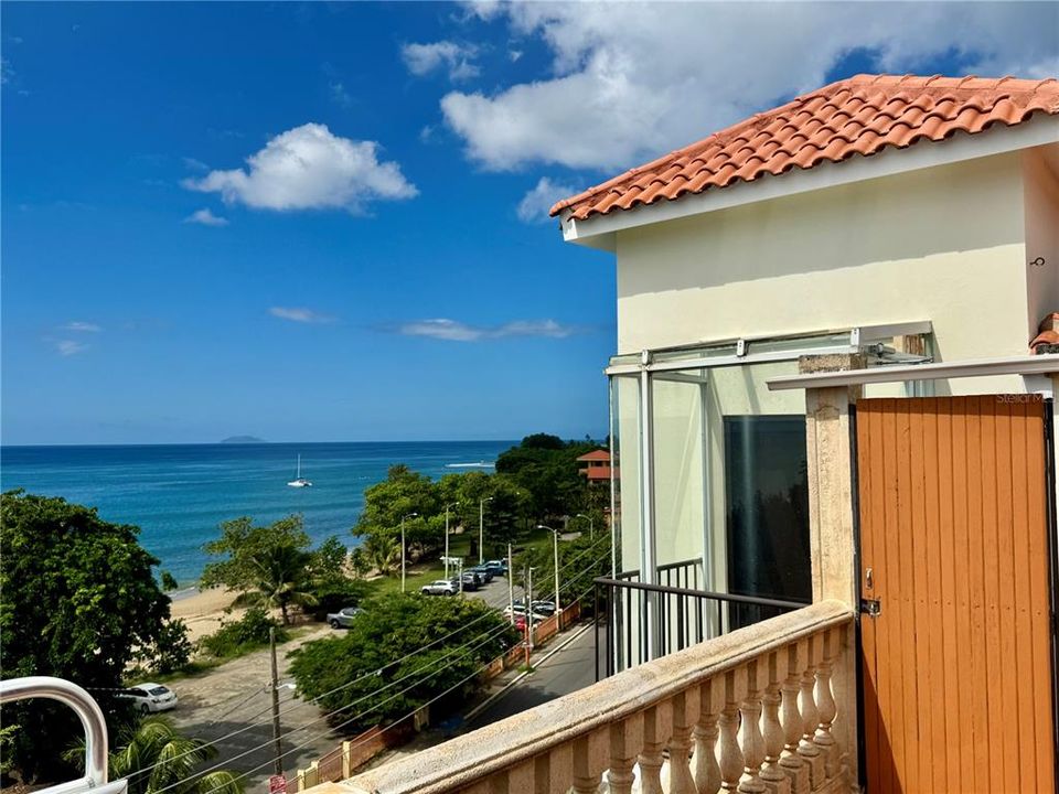 На продажу: $1,200,000 (6 спален, 4 ванн, 2085 Квадратных фут)