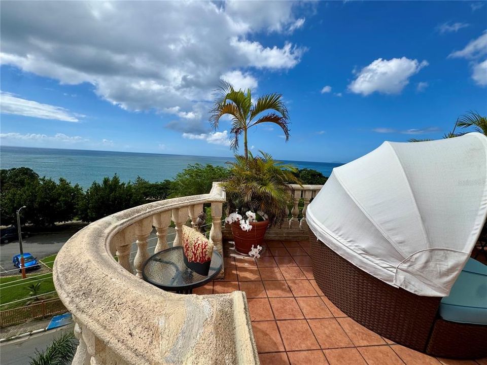 На продажу: $1,200,000 (6 спален, 4 ванн, 2085 Квадратных фут)