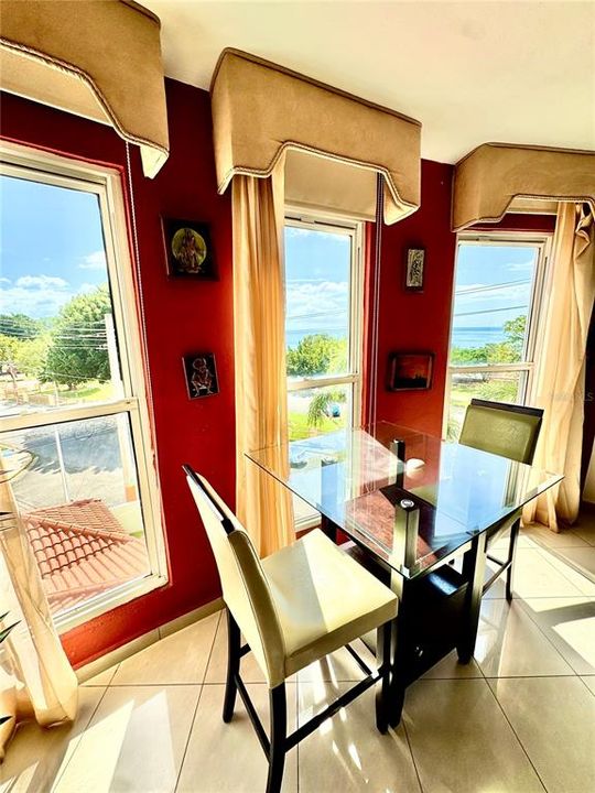 На продажу: $1,200,000 (6 спален, 4 ванн, 2085 Квадратных фут)