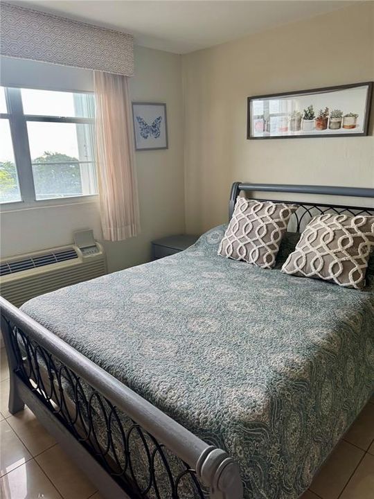 На продажу: $1,200,000 (6 спален, 4 ванн, 2085 Квадратных фут)