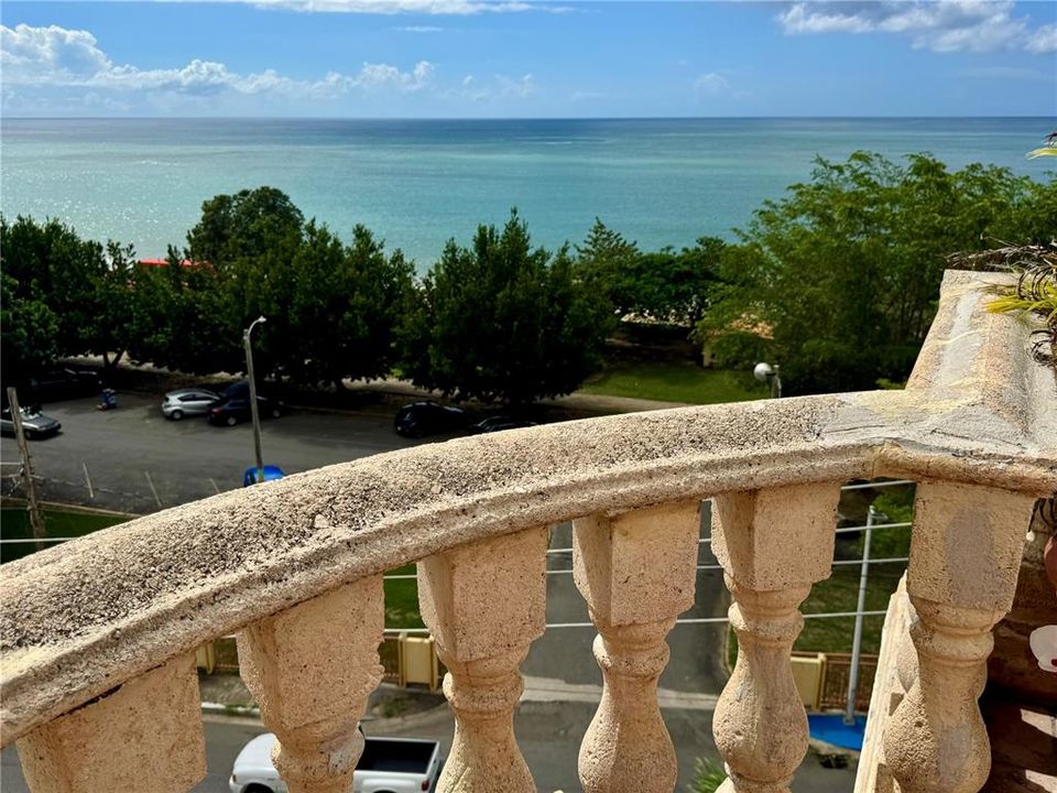 На продажу: $1,200,000 (6 спален, 4 ванн, 2085 Квадратных фут)