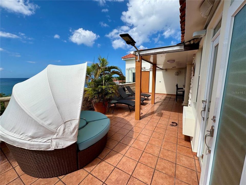 На продажу: $1,200,000 (6 спален, 4 ванн, 2085 Квадратных фут)