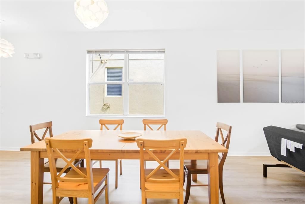 出租: $1,650 (3 贝兹, 2 浴室, 1364 平方英尺)