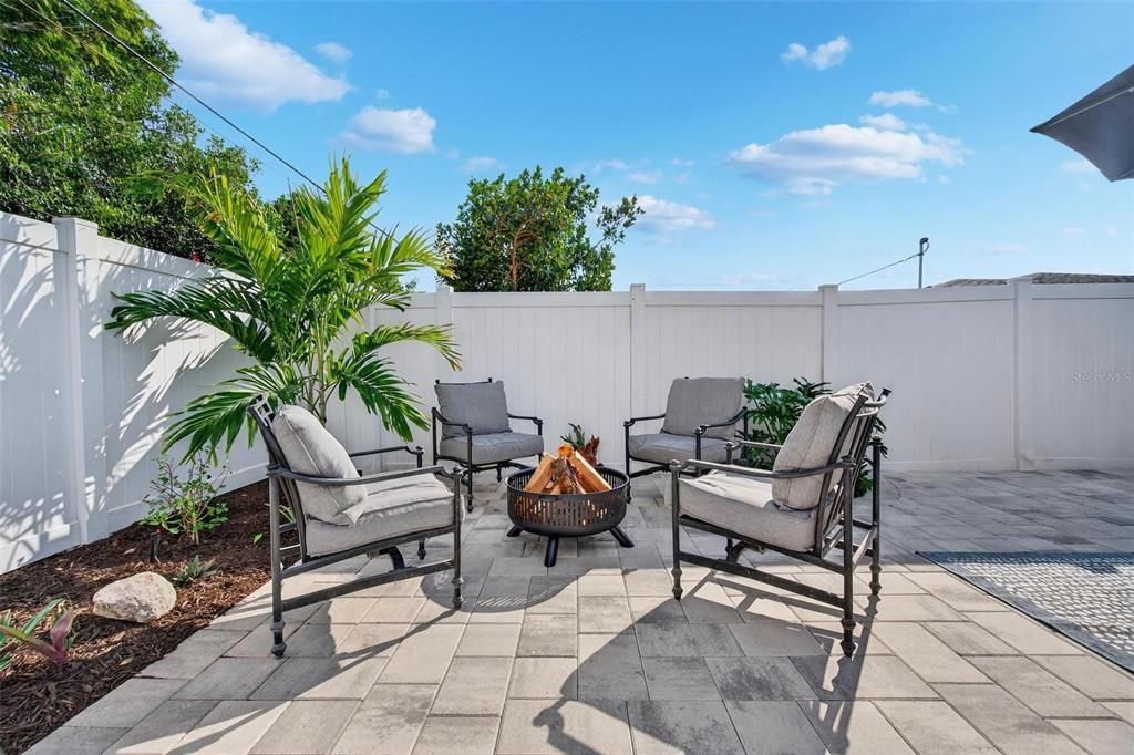 待售: $439,900 (3 贝兹, 2 浴室, 1566 平方英尺)